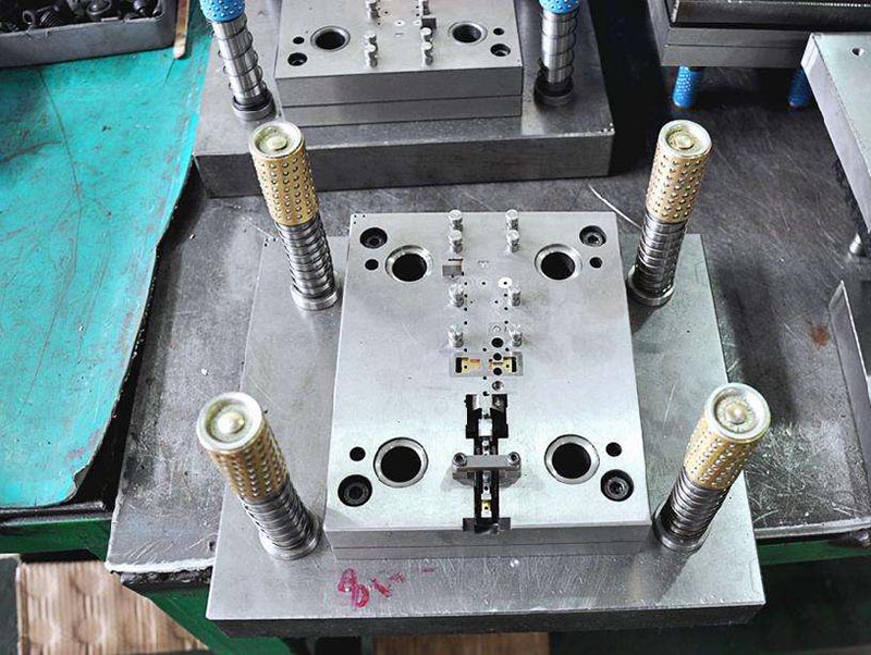 鄱阳模具制造-01